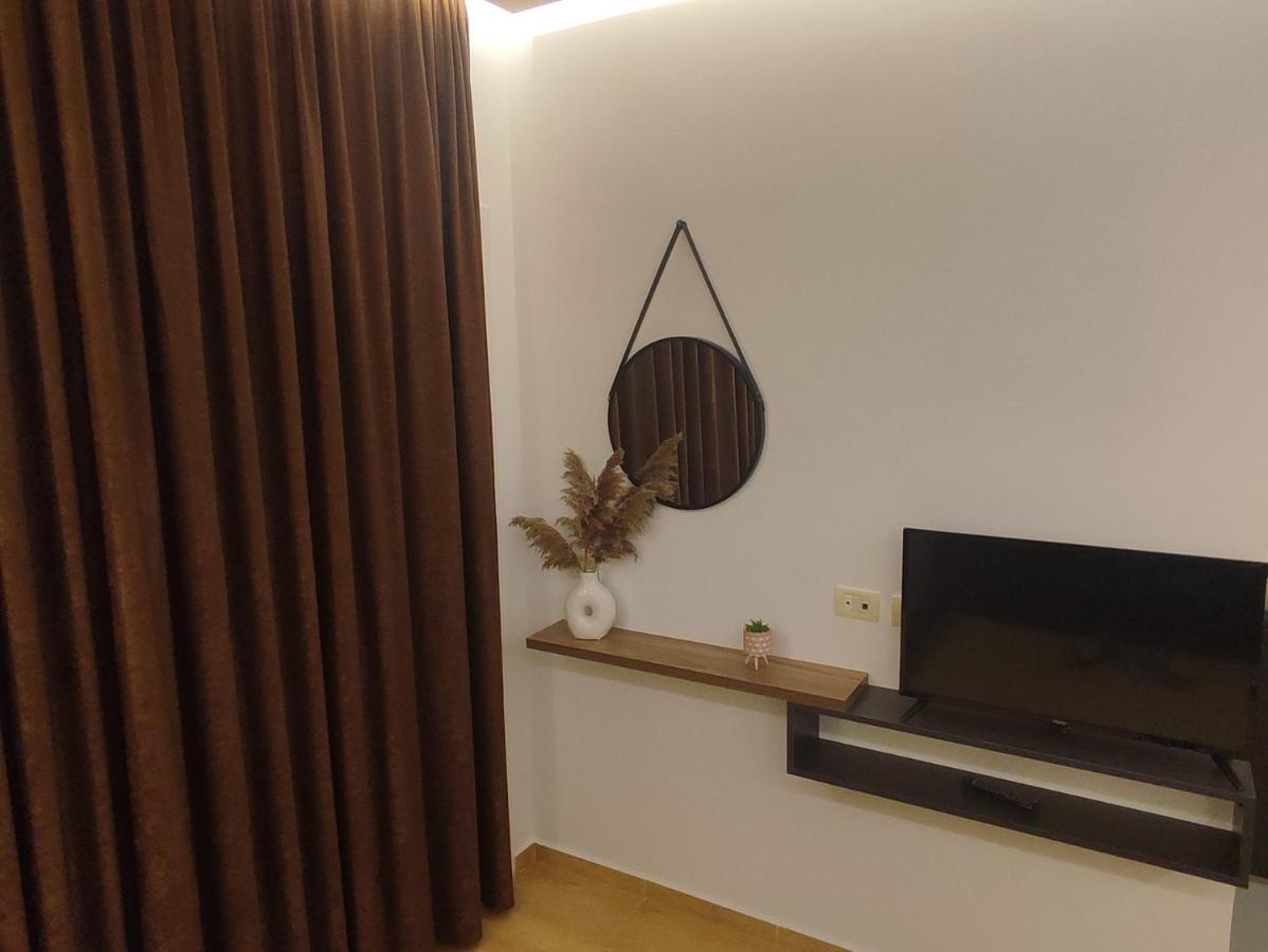 Apartments Sadiku With Sea View Sarandë Exterior foto