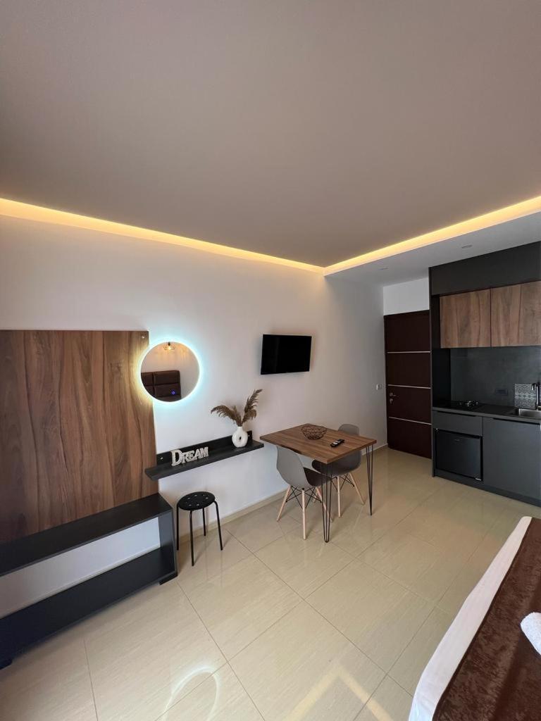 Apartments Sadiku With Sea View Sarandë Exterior foto