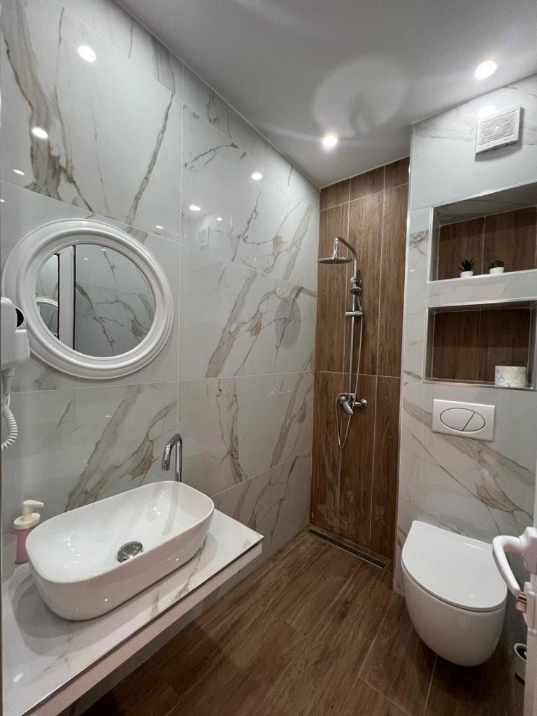 Apartments Sadiku With Sea View Sarandë Exterior foto