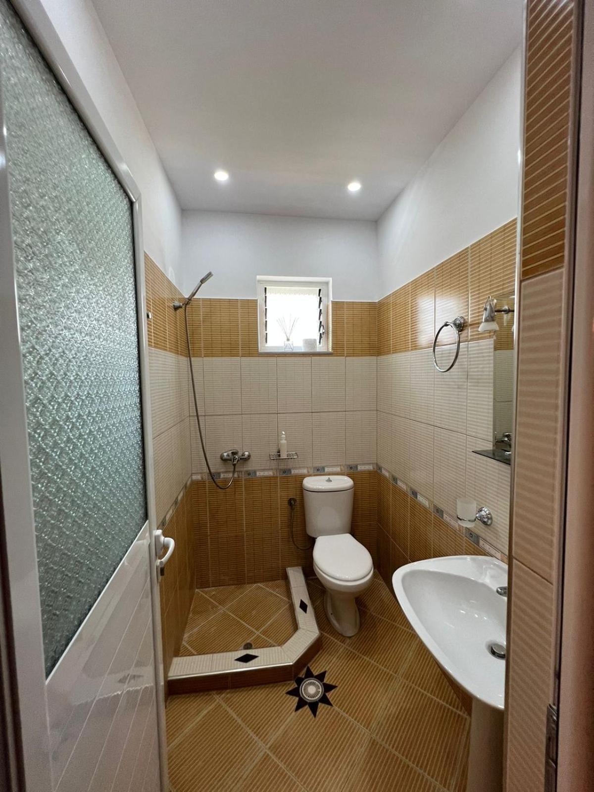 Apartments Sadiku With Sea View Sarandë Exterior foto